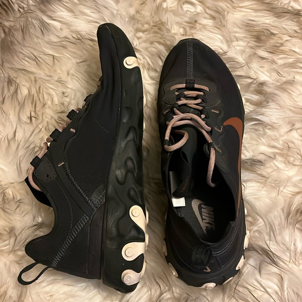 Nike Women’s React Element 55